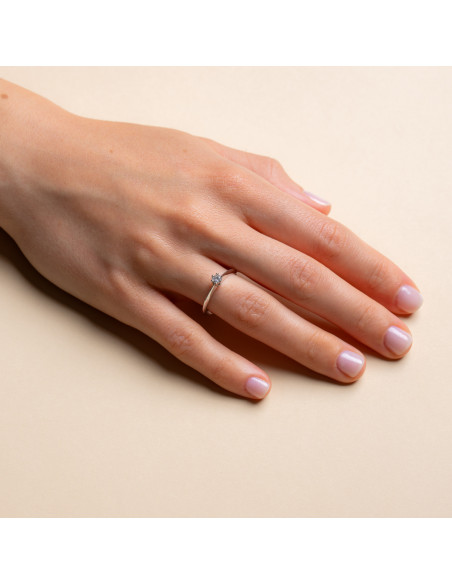 Anello Solitario Oro Bianco 18kt Diamanti AN825052