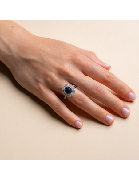 Anello Solitario Oro Bianco 18kt Zaffiro Ovale e Diamanti AN825001