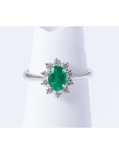 Anello Oro Bianco 18kt Smeraldo Ovale e Diamanti AN825011