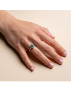 Anello Oro Bianco 18kt Smeraldo Ovale e Diamanti AN825011 2