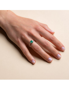 Anello Oro Bianco 18kt Smeraldo Rettangolare e Diamanti AN825016 2