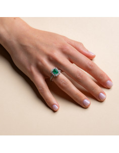 Anello Oro Bianco 18kt Smeraldo Rettangolare e Diamanti AN825017 2