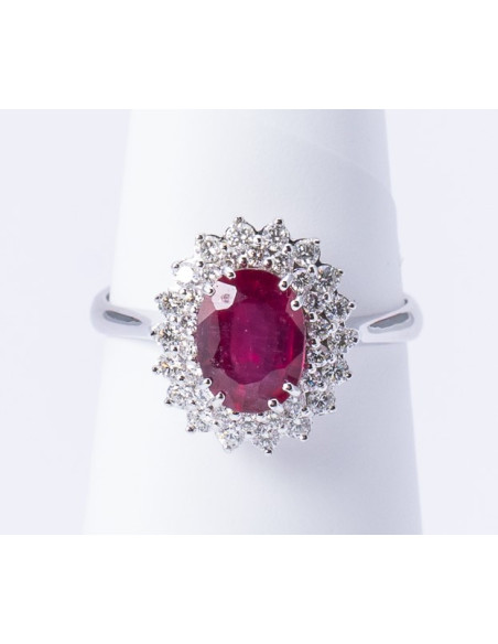 Anello Oro Bianco 18kt Rubino Ovale e Diamanti AN825027