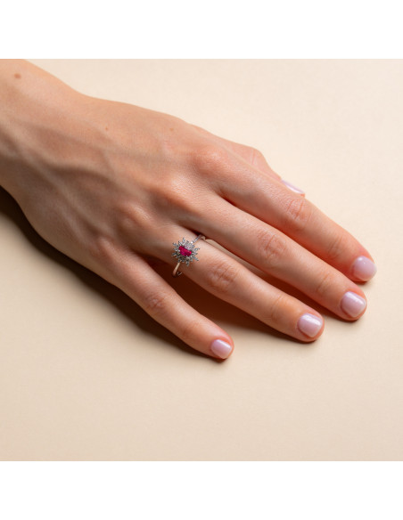 Anello Oro Bianco 18kt Rubino Ovale e Diamanti AN825028