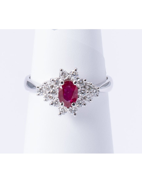 Anello Oro Bianco 18kt Rubino Ovale e Diamanti AN825030