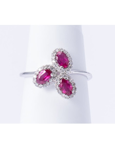 Anello Trilogy Oro Bianco 18kt Rubini Ovali e Diamanti AN825031